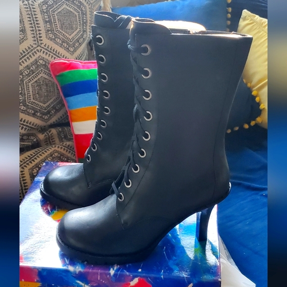 Chinese Laundry Oracle Boot - Picture 2 of 7